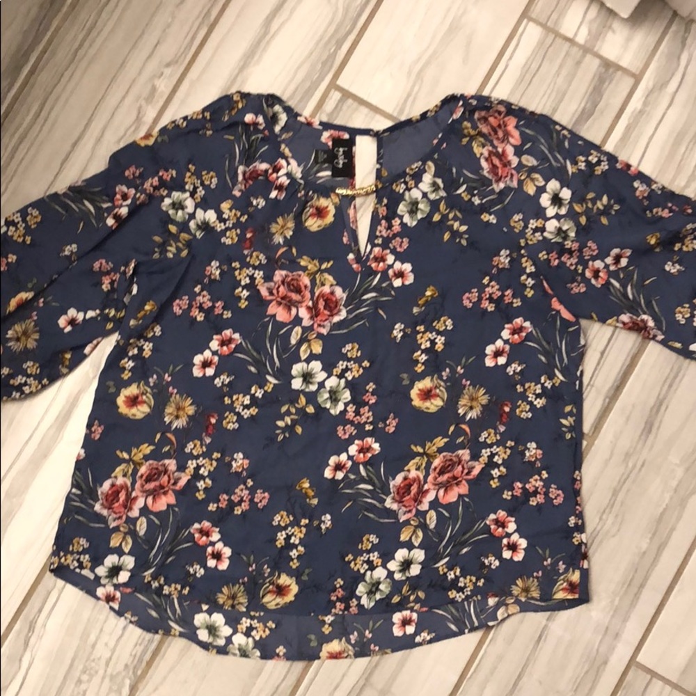 Cold shoulder3/4 sleeve floral blouse